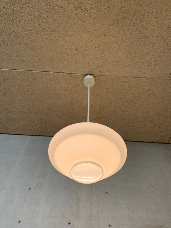 Image 1 of Lámpara colgante RZB Leuchten, Alemania de cristal opalino blanco.