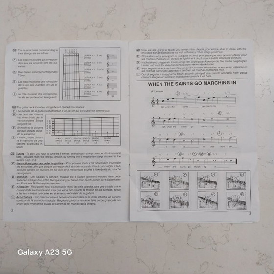 Image 1 of Chitarra in legno Bontempi – Il regalo perfetto per un giovane talento Julklapp,regalo di Natale