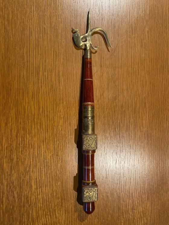 Image 1 of Objet décoratif asiatique inspiré d'un crochet d'éléphant (ankus)