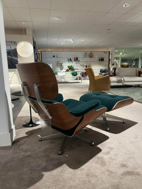 Eames Lounge Chair XL with Ottoman Calma Pine Green – Vitra, Armchairs (photo 6 of 7)