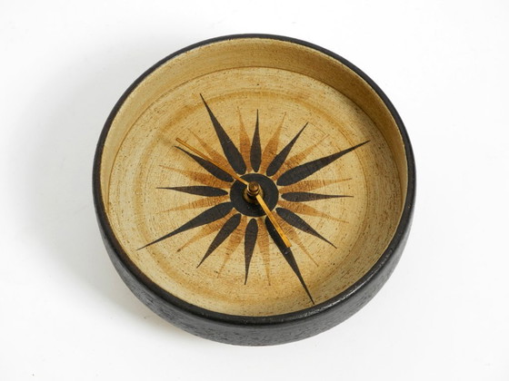 Image 1 of Precioso reloj de pared redondo de cerámica de los años 70 hecho a mano