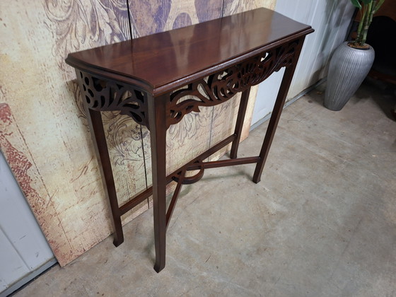 Image 1 of Klassieke mahonie houten sidetable, wandconsole haltafel met fraai snijwerk afm. 78x24cm en i76cm hoog.  
