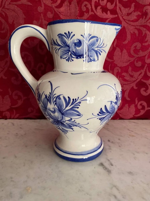 Portugiesischer Fayencekrug, blau-weiß, handbemaltes Blumendekor, hergestellt in Portugal, zweite Hälfte des 20. Jahrhunderts