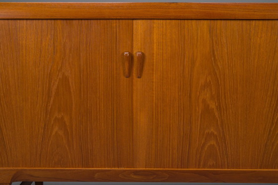 Image 1 of Buffet en teck par Ib Kofod-Larsen pour Faarup Møbelfabrik, 1960s