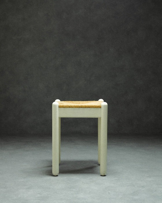 Image 1 of Coppia di sgabelli laccati bianchi e in corda