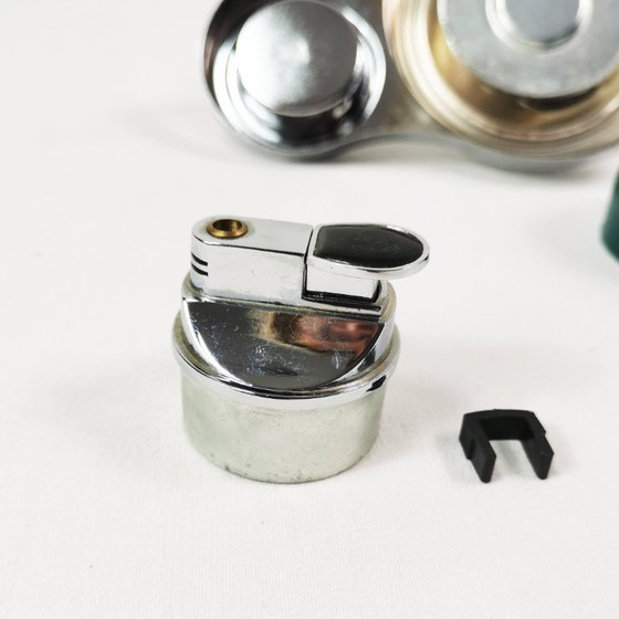 Zigarettenset im Bauhaus-Stil, Deutschland, 1960er Jahre. – Tischdekoration, Metall, Kunststoff (photo 8 of 9)