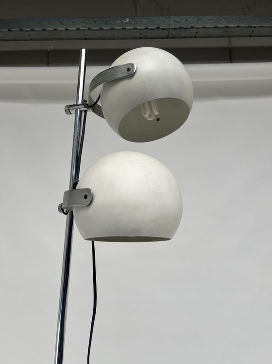 Image 1 of Lampadaire vintage « œil » style futuriste des années 1970 - Goffredo Reggiani
