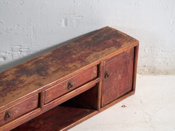 Ancien meuble bas long en bois de pin peint – Chine, circa 1930 – Vaisseliers, Iron (photo 11 of 40)