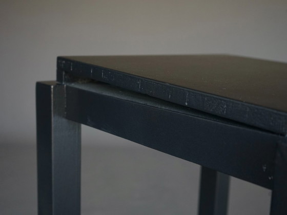 Image 1 of Sgabello dal design contemporaneo, opera del designer olandese Pepijn Fabius Clovis, anni 2020.