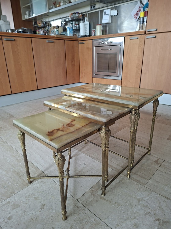 3 Marmor Beistelltische im Set – Stone, Brass (photo 6 of 6)