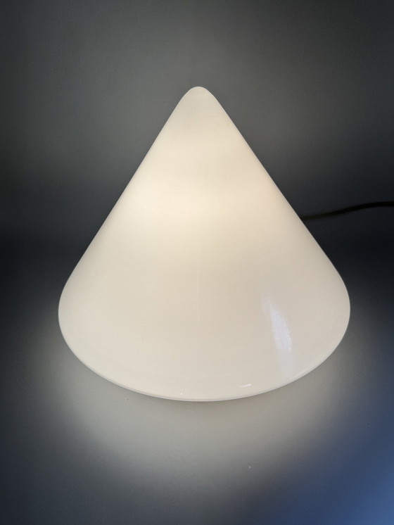 Image 1 of Plafonnier avec abat-jour conique en verre et monture en laiton