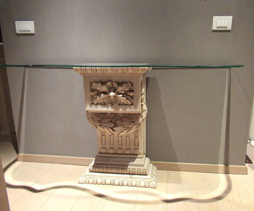 Console in crushed marble with faceted glass top