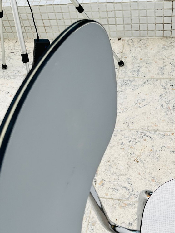 Image 1 of Lot de deux chaises vintage formica gris et chrome