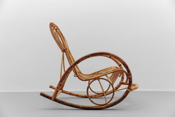 Image 1 of Sedia a dondolo in rattan e bambù, stile Mid-Century Modern, anni '60