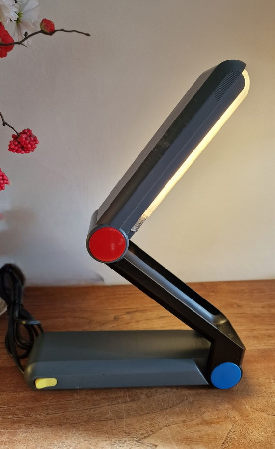 Lampada Philips Z Shigeaki Asahara stile Memphis, Lampade da tavolo, Plastica, Multicolore (foto 2 di 10)