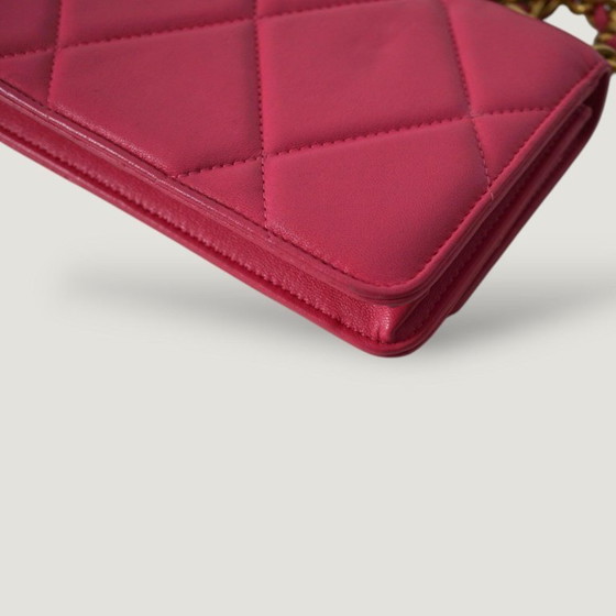 Image 1 of CHANEL PORTEMONNEE AAN KETTING 19
