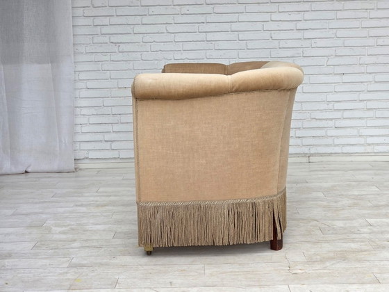 Image 1 of Deense tweezitsbank uit de jaren 50, bekleed met meubelvelours en voorzien van teakhouten poten.