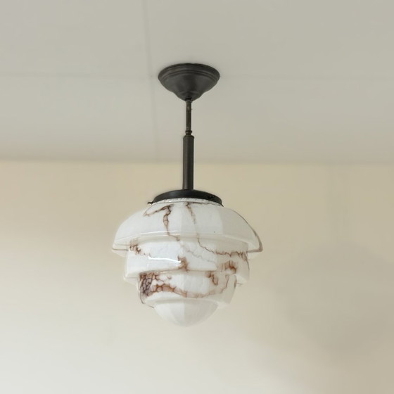 Image 1 of Lampada a sospensione Art Déco con paralume in vetro marmorizzato