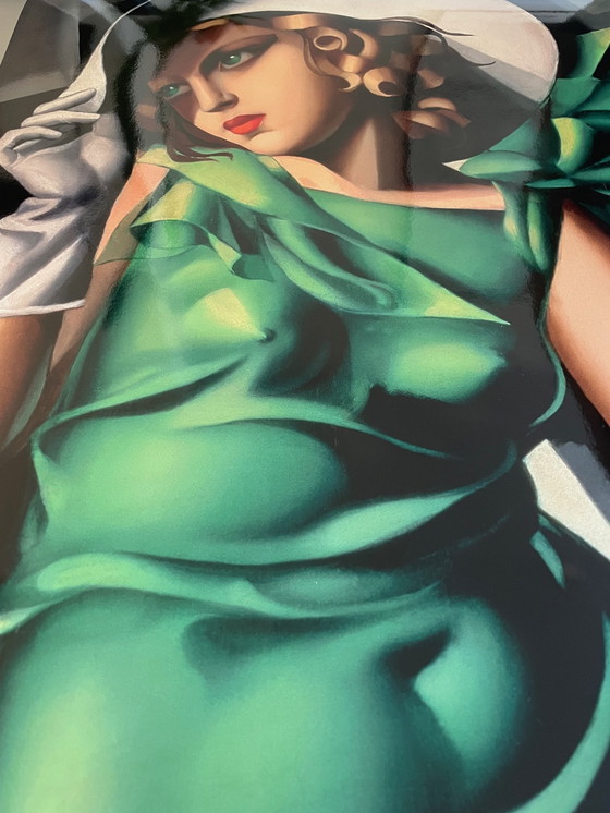 Image 1 of Tamara de Lempicka, Jonge vrouw in het groen (Jonge vrouw met handschoenen), ca. 1931 Gedrukt in de VS | Copyright Tamara de L