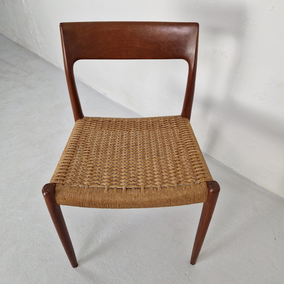 Image 1 of Möller eetkamerstoel Deens design