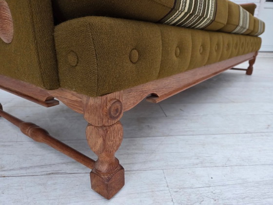 Image 1 of Dänisches 3-Sitzer-Sofa aus den 1970er Jahren, Möbelwolle, massives Eichenholz.