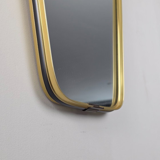 Image 1 of 1 van 2: XL Vintage spiegel uit jaren '50 / '60. Langwerpige spiegel met messing lijst. Retro wandspiegel. Goudkleurige lijst.