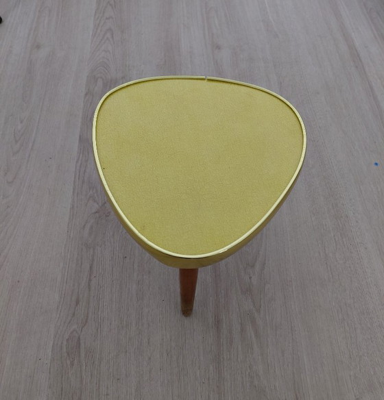 Image 1 of Fifties Beistelltisch gelb