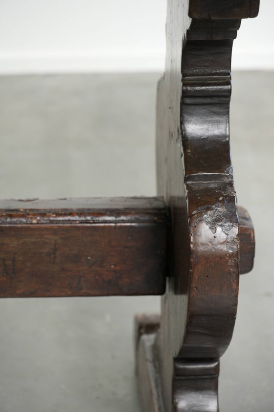 Image 1 of Authentic 16th-century Italian dining table made of walnut.