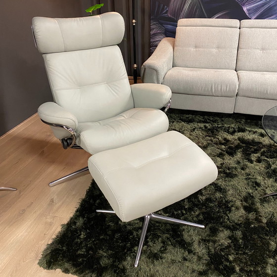Image 1 of Poltrona relax Stressless Berlin con poggiapiedi M