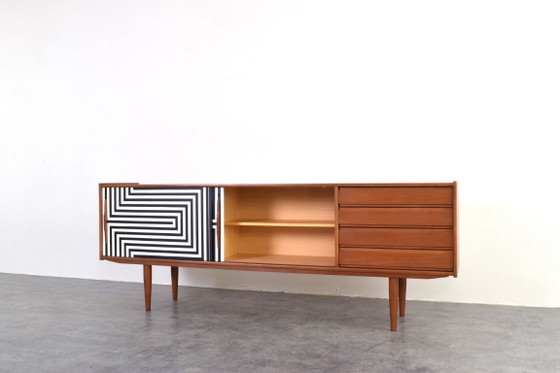 Credenza danese in teak dipinta a mano, stile Op Art, anni '60. – Credenze, Wood (photo 10 of 16)