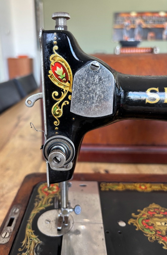 Singer 128K originale del 1920 – Clydebank, Scozia – Oggetti decorativi, Legno, Metallo (photo 5 of 15)