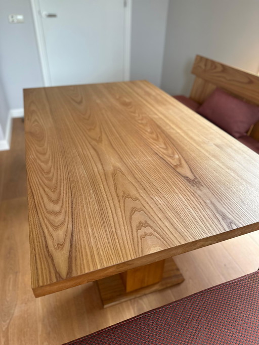 Handgemaakte hoekbank met tafel