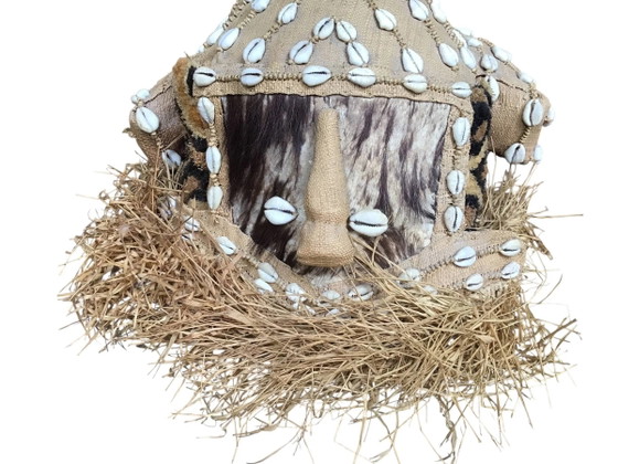 Maschera-elmo elefante Kuba Mukyeem / Mukenga, Congo, Cipree & rafia, Decorazioni murali, Tessile, Marrone (foto 7 di 9)