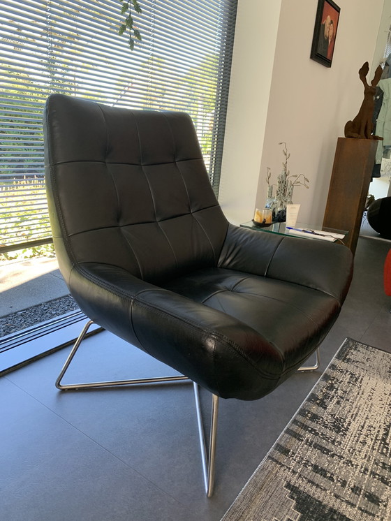 Image 1 of Sillón Eleonora Pedro de cuero negro