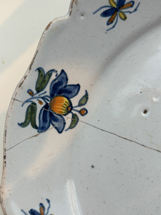 Image 1 of 2 platos antiguos del siglo XVIII