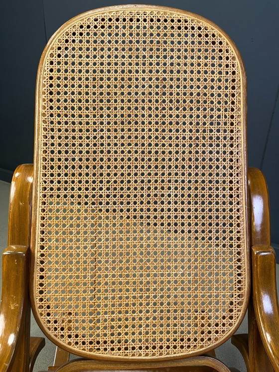 Image 1 of Fauteuil à bascule vintage en bois courbé et toile de canne, années 1960