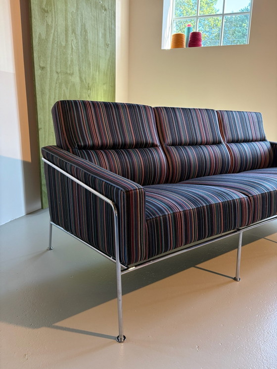Fritz Hansen model 3303 Arne Jacobsen – 3-5 zitsbanken, Wol, Chroom (photo 5 of 15)