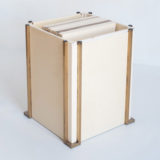 Image 1 of Mesa de comedor extensible, Jean-Claude Mahey, madera lacada y latón dorado, 70’s – Francia