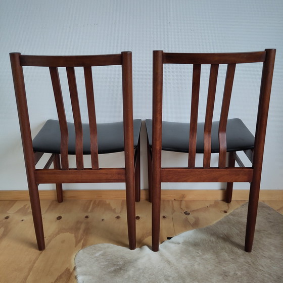 Image 1 of Due sedie da pranzo dal design scandinavo