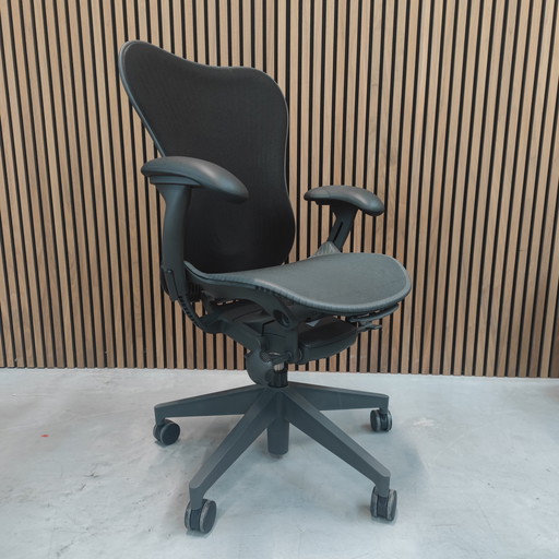 Herman Miller - Chaise de bureau Mirra 2