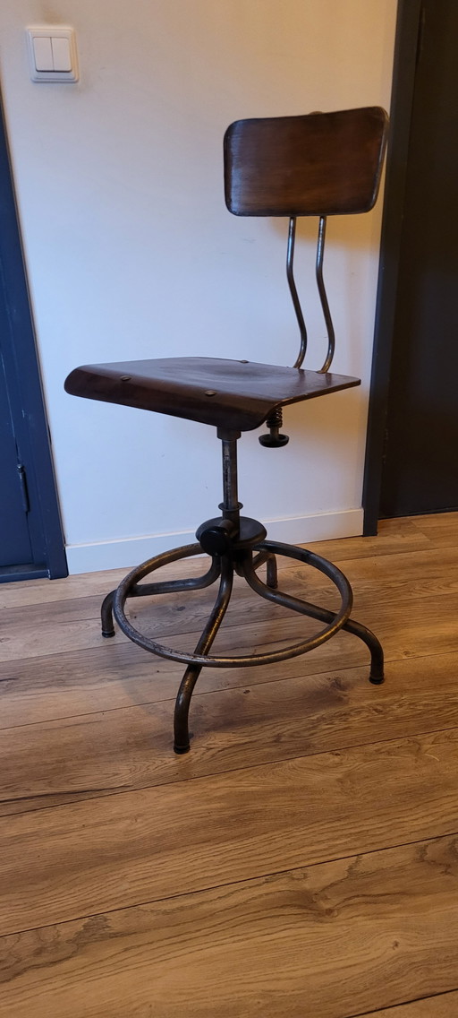 Sedia da ufficio antica