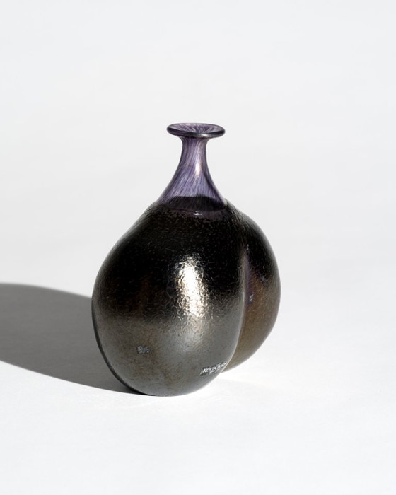 Image 1 of Volcano Irisierende Kunstglasvase von Bertil Vallien für Kosta Boda, signiert 481387