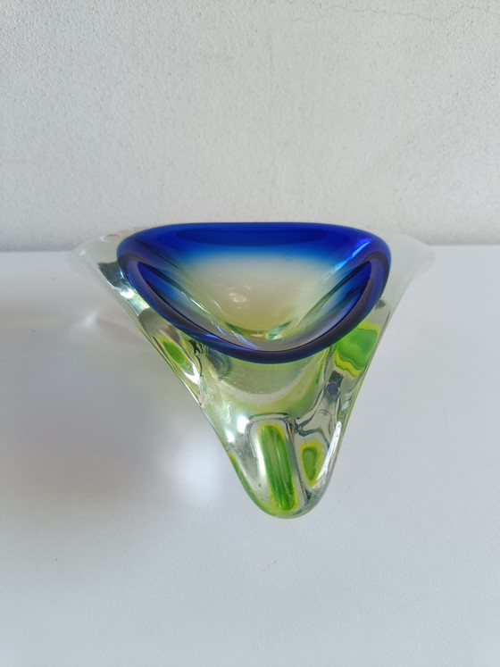 Große Murano-Sommerso-Uranglasschale – zugeschrieben an Arte Nuova, 1950er/60er Jahre – Schalen, Murano Glass (photo 4 of 11)