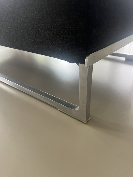 B&B Italia Charles Puf – Reposapiés y pufs, Textile, polished steel (photo 5 of 6)