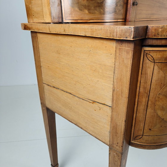Image 1 of Engels dressoir in Georgische Revival-stijl – begin 19e eeuw