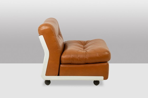 Image 1 of Mario Bellini, pour B&B  Fauteuil chauffeuse Amanta en cuir. Vers 1970