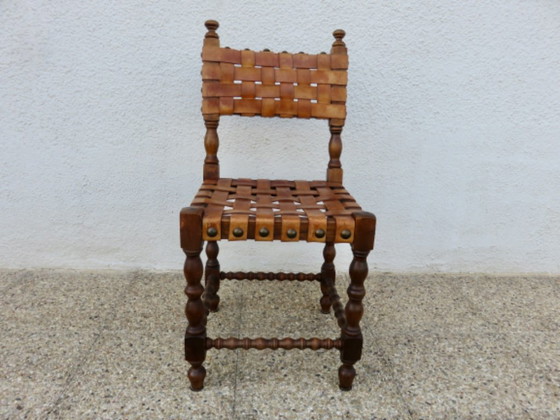 Sedia spagnola in legno massello di quercia e spesse cinghie di cuoio color cognac, anni '30-'40. (photo 2 of 11)