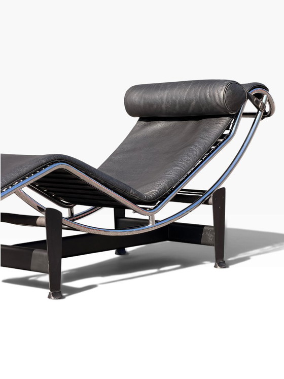 LC4 Chaise longue by Le Corbusier for Cassina, black leather and chrome steel, Design (photo 9 of 15)