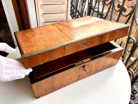 Image 1 of Große Holzkiste aus dem 19. Jahrhundert