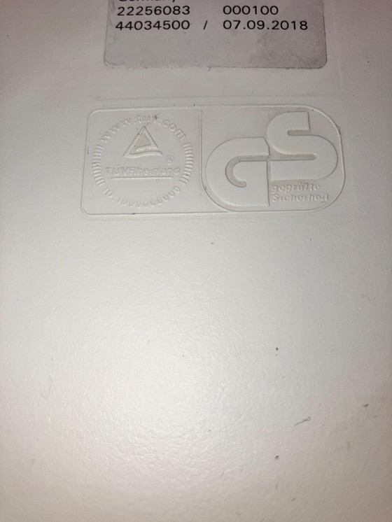 Image 1 of 4x Original Vitra Eames Plastic Side Chair DSS – White – Beautiful Patina